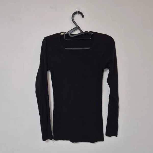 [BUNJANG] Women's Black Long-Sleeve Crew Neck T-Shirt / 여성용 블랙 긴팔 라운드넥 티셔츠