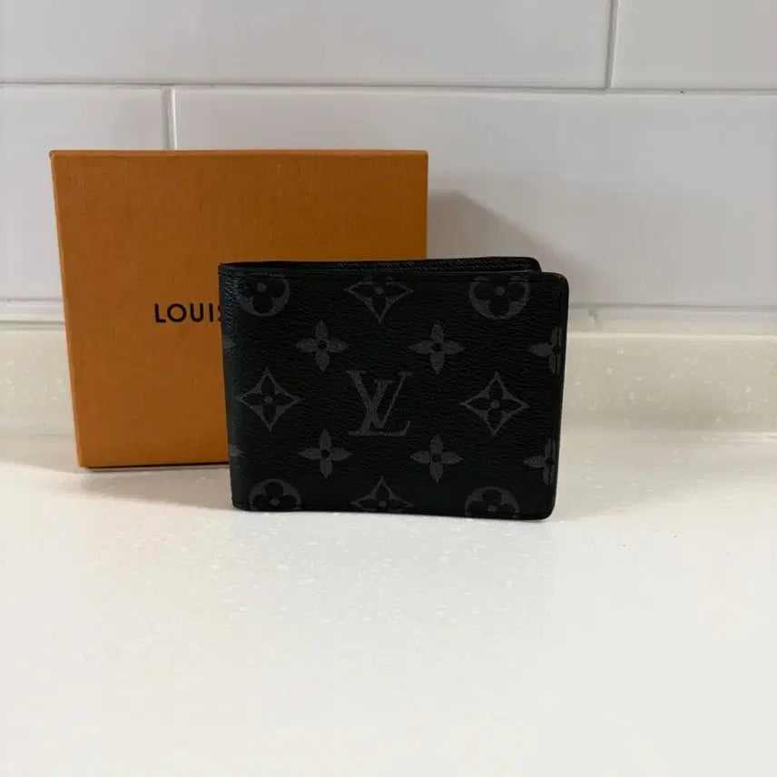 [BUNJANG] Louis Vuitton Eclipse Monogram Multiple Wallet / [정품] 루이비통 이클립스 모노그램 반지갑 멀티플 월릿
