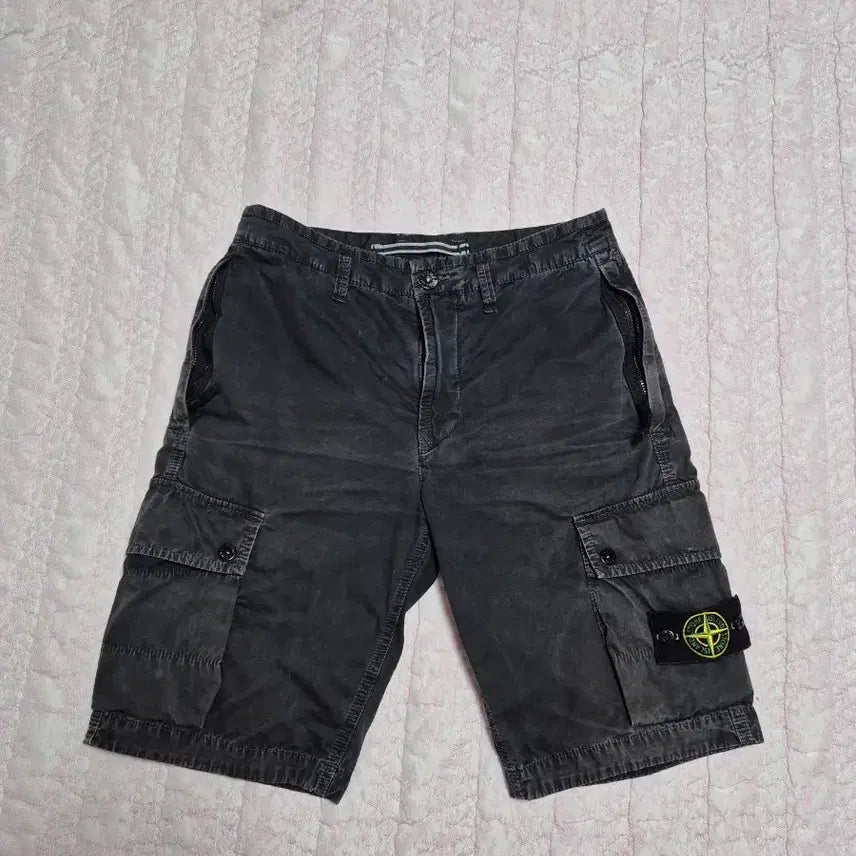 [BUNJANG] Stone Island 23SS Garment Dyed Cargo Shorts Black / 정품 23SS스톤아일랜드 카고반바지 28-29 블랟