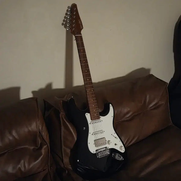 [BUNJANG] Mark James XT450 Electric Guitar Bundle with Valeton RH-100 Headphone Amp / Mark James XT450 일렉기타+Valeton헤드폰 엠프