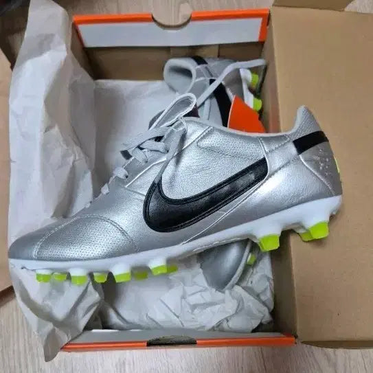 [BUNJANG] Nike Premier FG Soccer Cleats Silver 260mm / 나이키 프리미어 축구화 실버 260