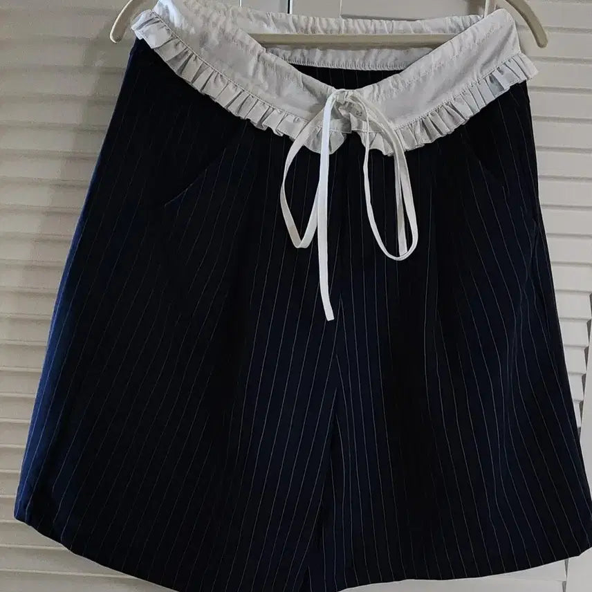 [BUNJANG] Stripe Navy Shorts / (새상품) 스트라이프 네이비 반바지