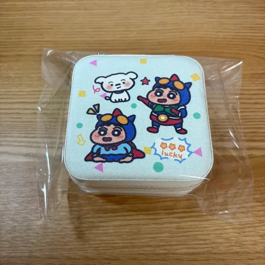 [BUNJANG] Crayon Shin-chan Portable Accessory Organizer / 짱구 악세사리 보관함