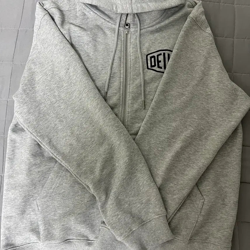 [BUNJANG] Deus Ex Machina Embroidered Hooded Zip-Up Sweatshirt Grey / XL 데우스 후드집업 자수 그레이