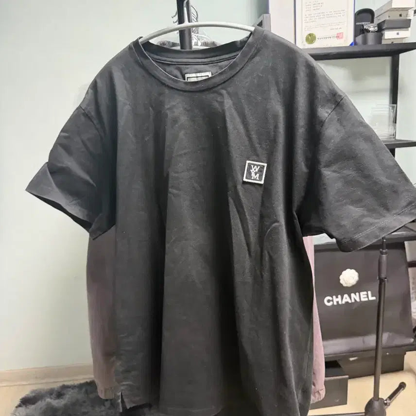 [BUNJANG] Wooyoungmi White Logo Short Sleeve T-Shirt / 우영미백로고반팔