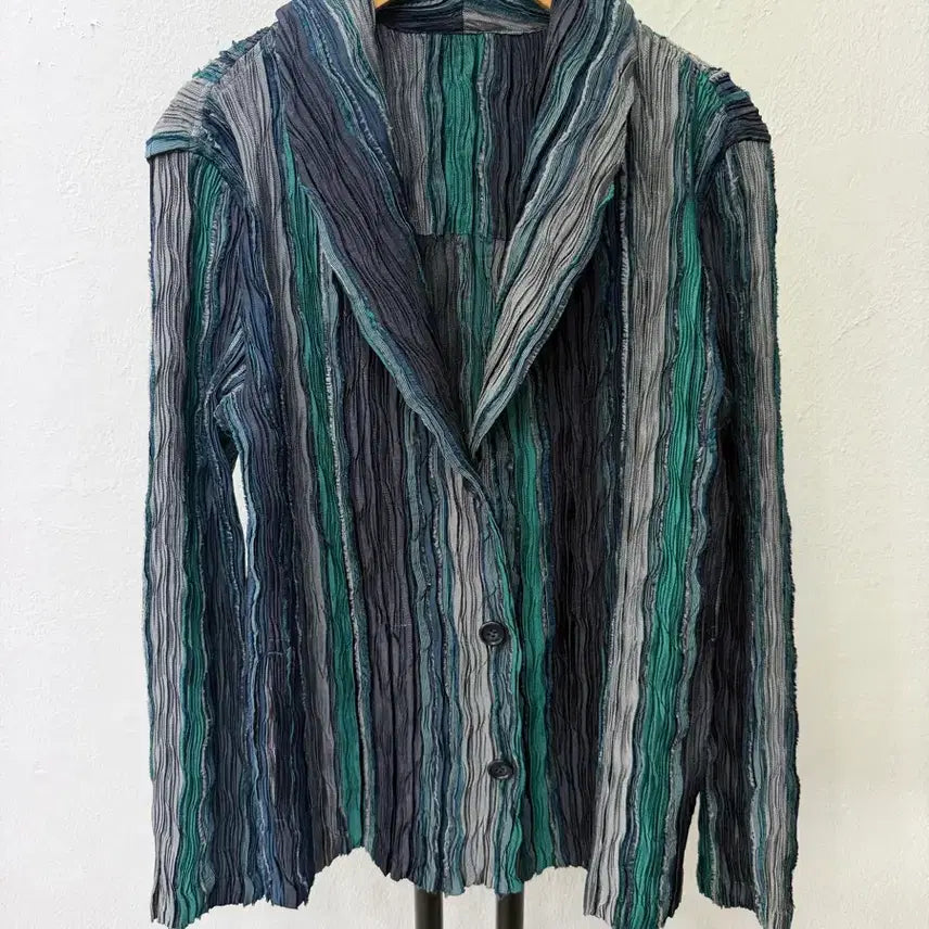 [BUNJANG] Issey Miyake Pleats Stripe Jacket Size 3 / 매장판정품) 이세이미야케 플리츠 스트라이프 자켓 3