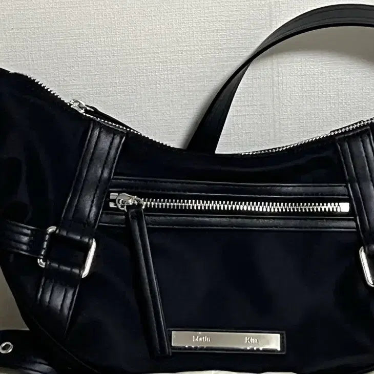 [BUNJANG] Matinkim Fabric Arch Crossbody Bag Shoulder Bag Hobo Bag / 미사용 마뗑킴 패브릭 아치 크로스백 숄더백 크로스백 호보백 가방