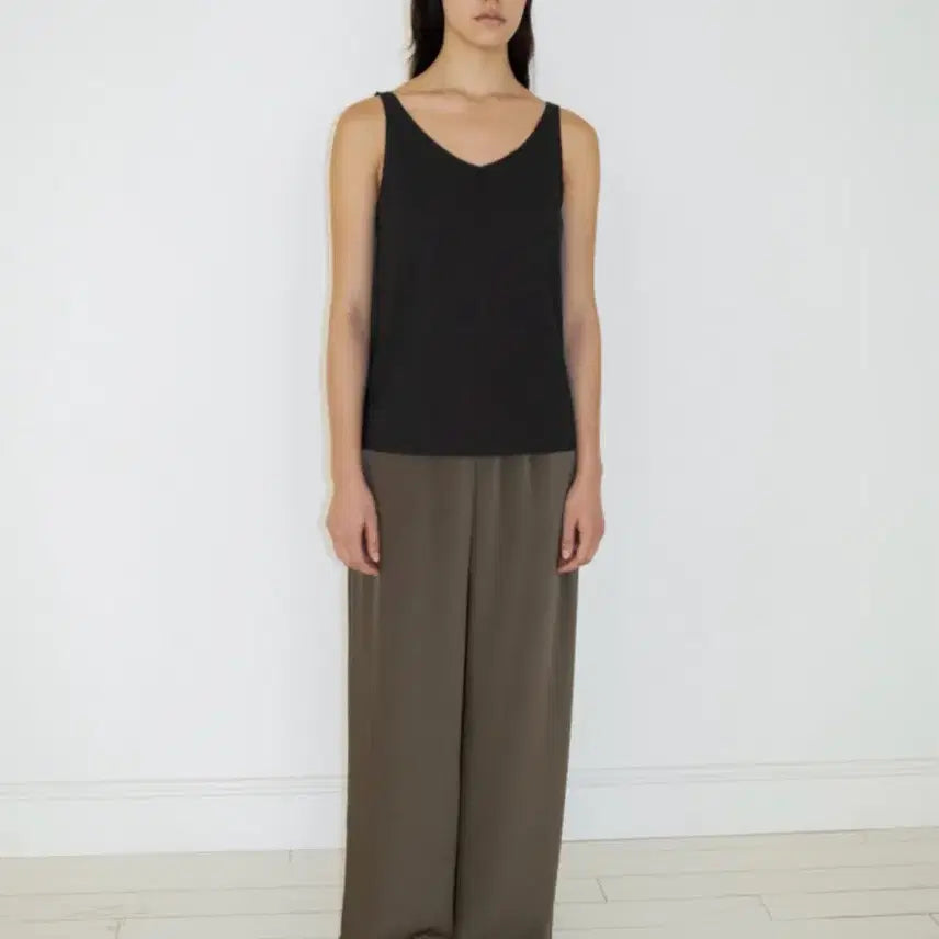 [BUNJANG] Necessary Airy Cotton Sleeveless Top Black / [새상품] 네세서리 ncssry 에어리 코튼 슬리브리스 탑 블랙