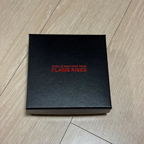 [BUNJANG] LE SSERAFIM 2023 FLAME RISES Tour Goods Bracelet / 르세라핌 팔찌(급처)