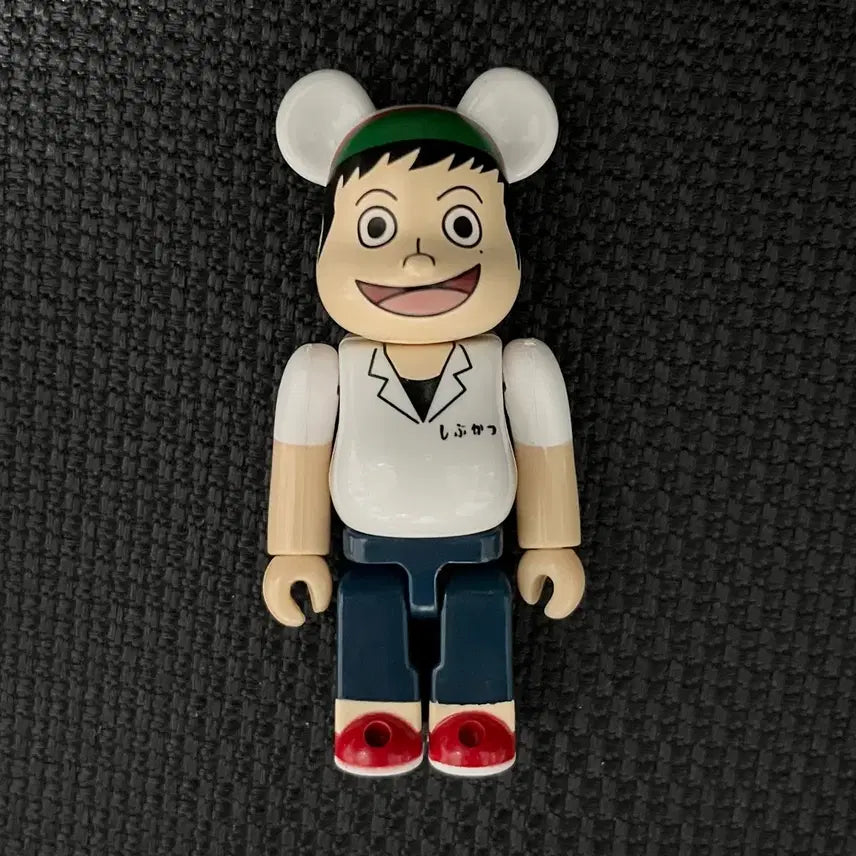 [BUNJANG] Bearbrick Series 33 Hero Unsealed (No Card) / 베어브릭 33탄 히어로 개봉 (카드X)