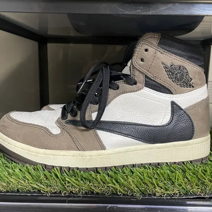 [BUNJANG] Nike Air Jordan 1 Retro High OG Travis Scott 'Mocha' (Size 270) / (급처)나이키 조던1 트래비스 스캇 레트로 하이 og sp 모카 270