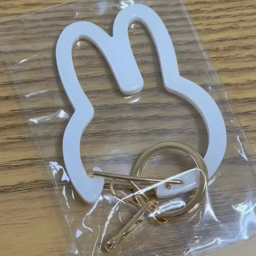 [BUNJANG] Miffy Carabiner Keychain (Japan Exclusive) / 일본 한정 미피 miffy 카라비너 키링