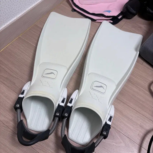 [BUNJANG] SUPERMU White S Size Shoulder Bag / 걸 슈퍼뮤(걸 스트랩포함)