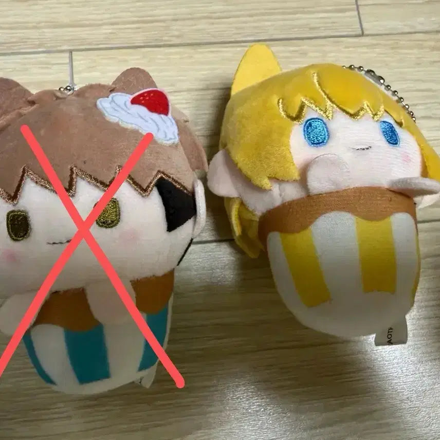 [BUNJANG] Attack on Titan Armin Cupcake Plush / (미개봉) 진격의거인 컵케이크 타피 누이 아르민 판매합니다