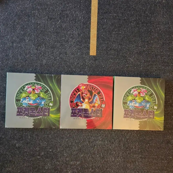 [BUNJANG] Pokemon 30th Anniversary Sticker Book Bulbasaur Charmander Sealed / [최저가]포켓몬 30주년 띠부씰북 이상해꽃 리자몽 미개봉 POKEMON
