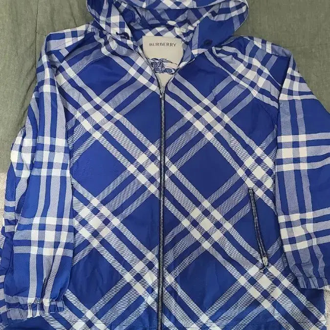 [BUNJANG] Burberry Checked Hooded Windbreaker Blue XL / 버버리 체크 후드 바람막이 블루(실착2회)XL 110정도