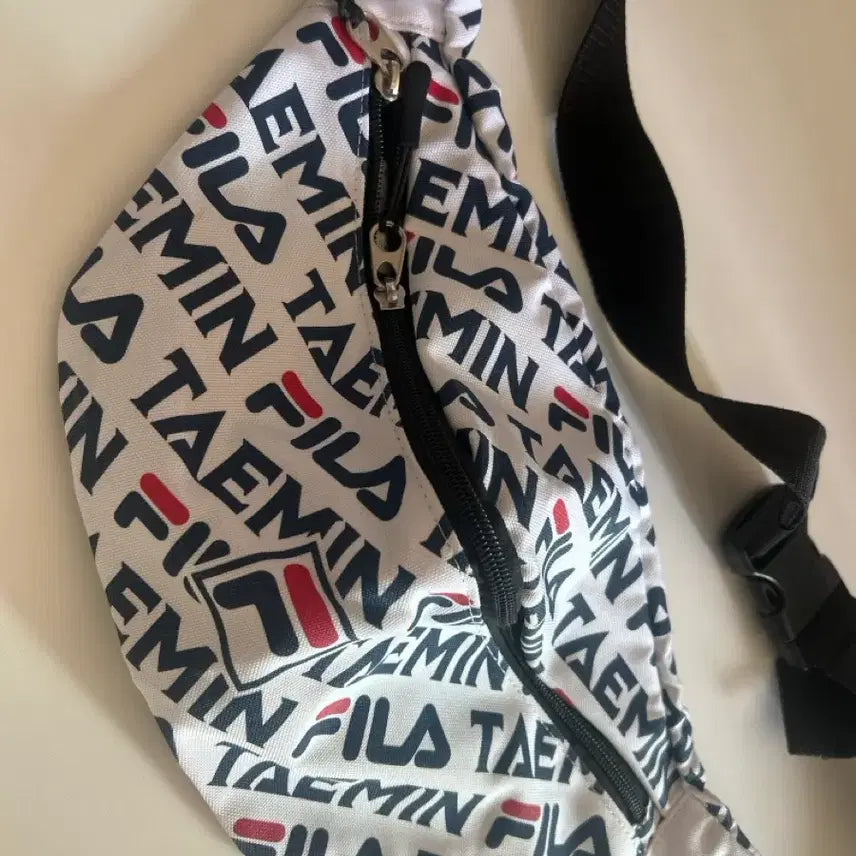 [BUNJANG] Taemin Fila Bag / 태민 휠라 가방