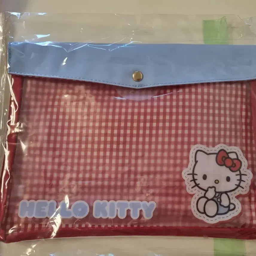 [BUNJANG] Hello Kitty Red Check Travel Pouch / 헬로키티 체크 여행 파우치