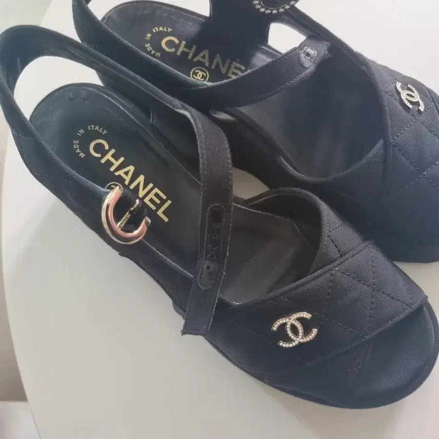 [BUNJANG] Chanel Quilted CC Logo Sandals / 샤넬 샌들