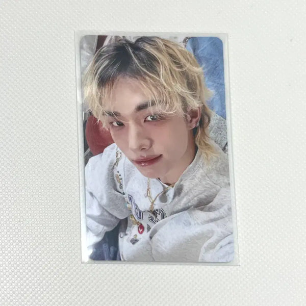 [BUNJANG] Stray Kids Hyunjin Fanmeeting Online MD POB Photocard / 스키즈 스트레이키즈 팬미팅 온라인 MD 특전 포카 현진