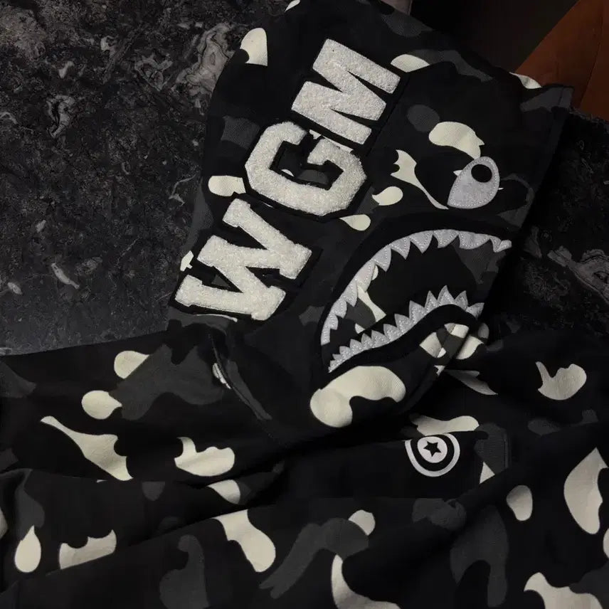 [BUNJANG] BAPE City Camo Shark Full Zip Hoodie Black / 베이프 시티 카모 샤크 풀후드집업