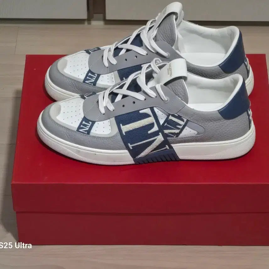 [BUNJANG] Valentino VLTN Sneakers / [꿀매] 발렌티노 VLTN  스니커즈 급처