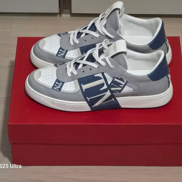[BUNJANG] Valentino VLTN Sneakers / [꿀매] 발렌티노 VLTN  스니커즈 급처