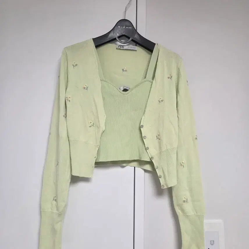 [BUNJANG] Zara Floral Embroidered Cardigan Set - Light Green / 자라 플라워 자수 가디건 세트 연두