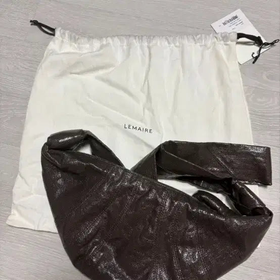 [BUNJANG] Lemaire Croissant Bum Bag Coated Linen Warm Grey (Brown) Small / 르메르 크루아상 범백 코티드 린넨 웜그레이(브라운) 스몰