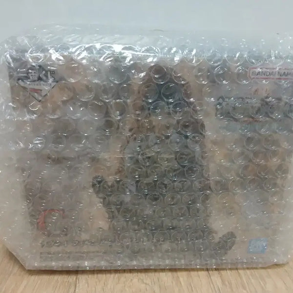 [BUNJANG] Attack on Titan Levi Figure C Version (Sealed) / 택포14.2)미개봉 진격의 거인 리바이 피규어 c상