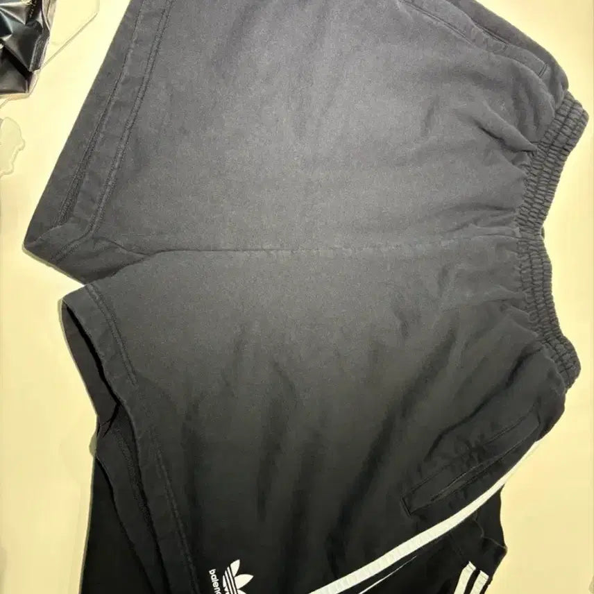 [BUNJANG] Balenciaga Adidas Fleece Shorts / 발렌시아가 아디다스 플리스 쇼츠