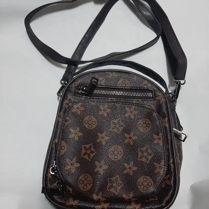 [BUNJANG] Monogram Pattern Mini Crossbody Bag / 모노그램 패턴/ 브라운/ 미니 크로스백