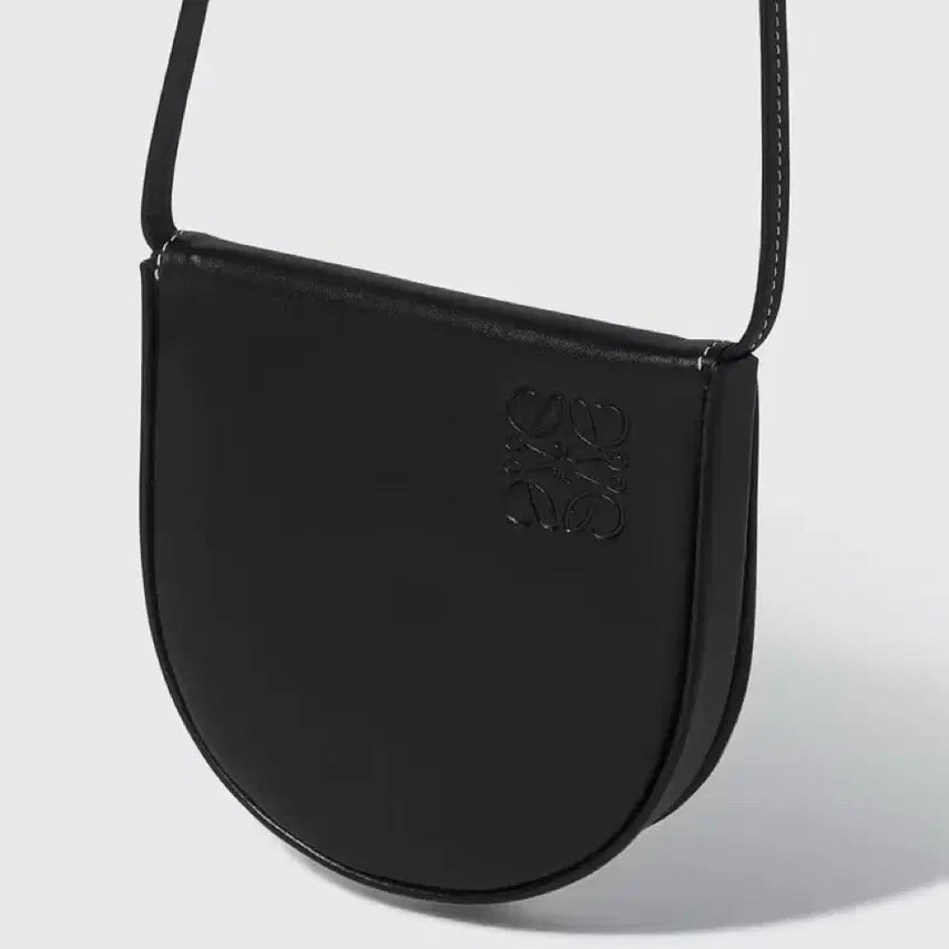 [BUNJANG] Loewe Heel Pouch Small Black / 로에베 힐 파우치 스몰