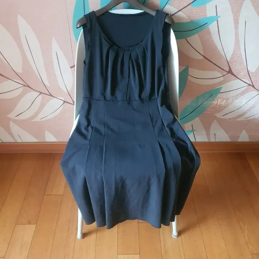 [BUNJANG] Elie Tahari Black Pleated Dress / 엘리타하리. 블략플리츠 원피스