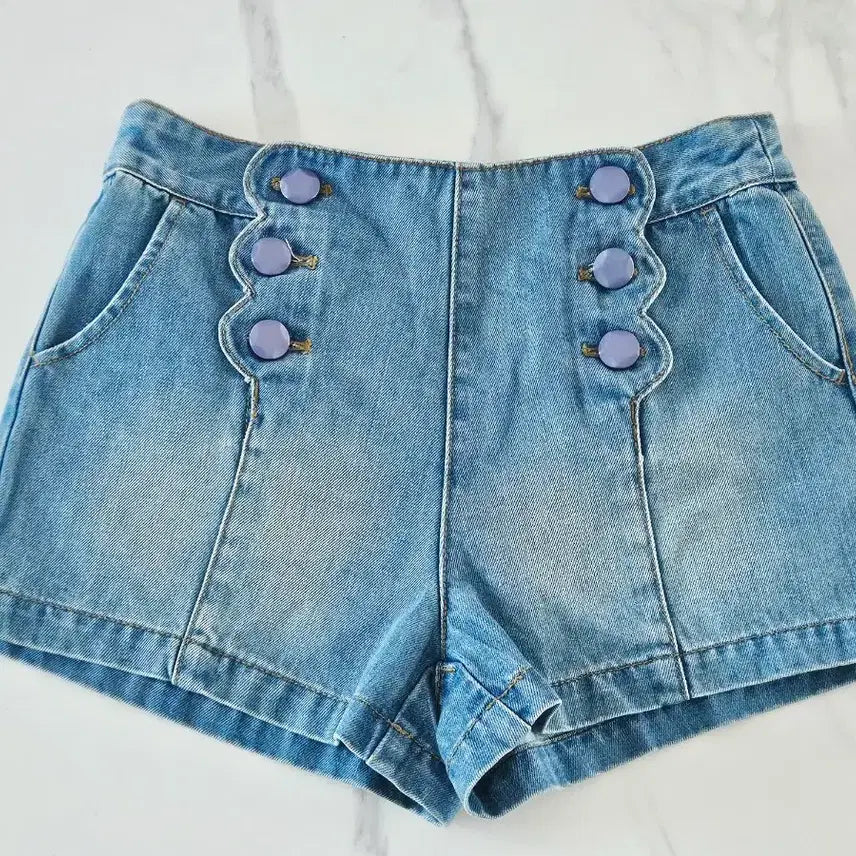 [BUNJANG] Lizlisa Gyaru Light Wash Denim Shorts / 리즈리사 갸루 청반바지