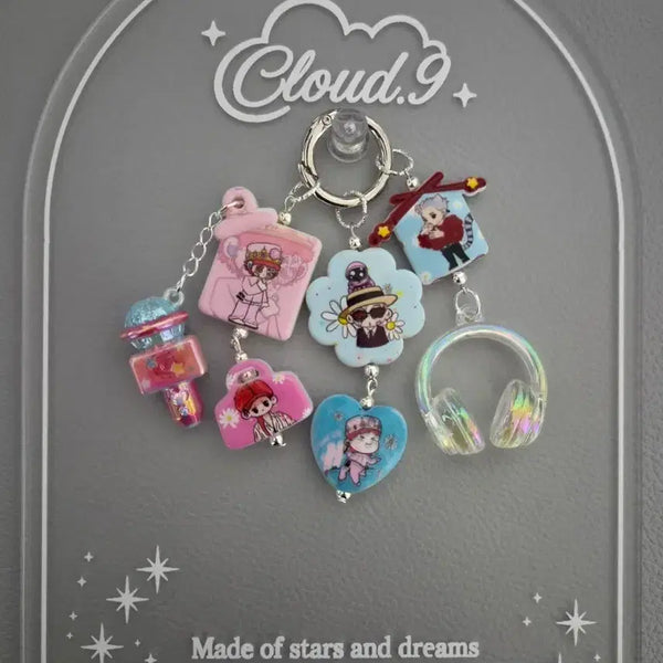 [BUNJANG] Handmade Keychain with GD Character, Microphone, Headphones, and Doll Charms / 핸드메이드 키링 지디 캐릭터 마이크 헤드폰 인형 열쇠고리
