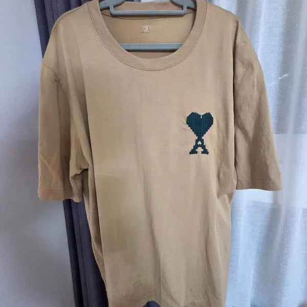 [BUNJANG] AMI Paris Heart Logo Short Sleeve T-Shirt Beige / 아미(정품) 하트 로고 반팔티 베이지