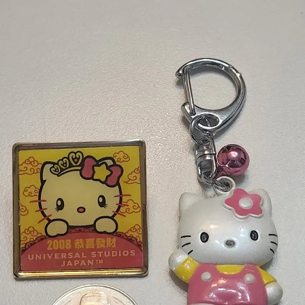 [BUNJANG] Hello Kitty Universal Studios Japan 2008 Keychain with Badge Set / 헬로키티 유니버셜 스튜디오 재팬 2008 키링