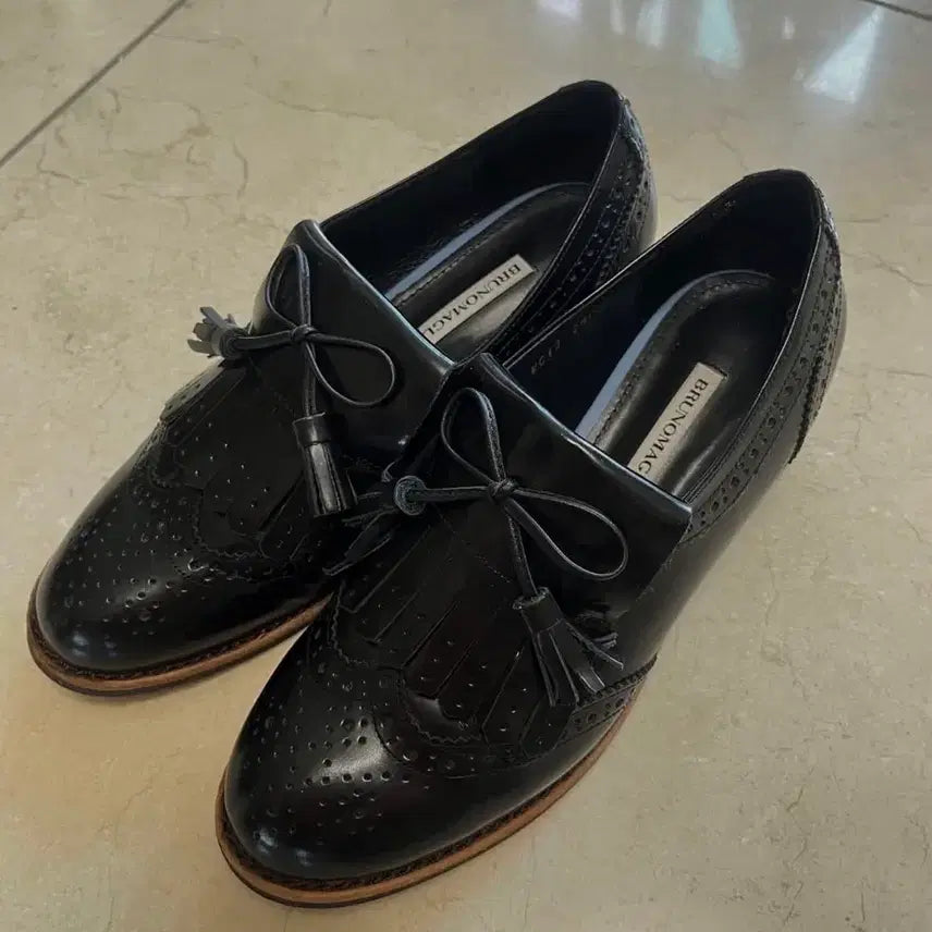 [BUNJANG] Bruno Magli Tassel Loafers / 브루노말리 태슬 로퍼 240