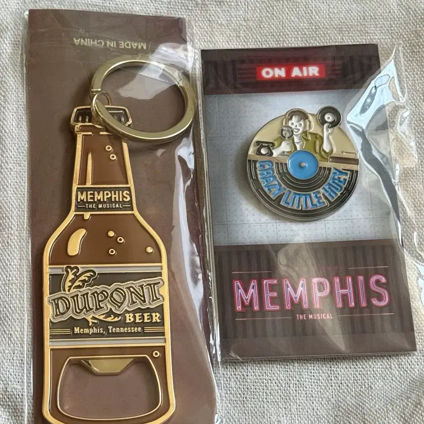 [BUNJANG] Memphis Musical Keychain & Pin Badge Set / 뮤지컬 멤피스 키링 핀뱃지