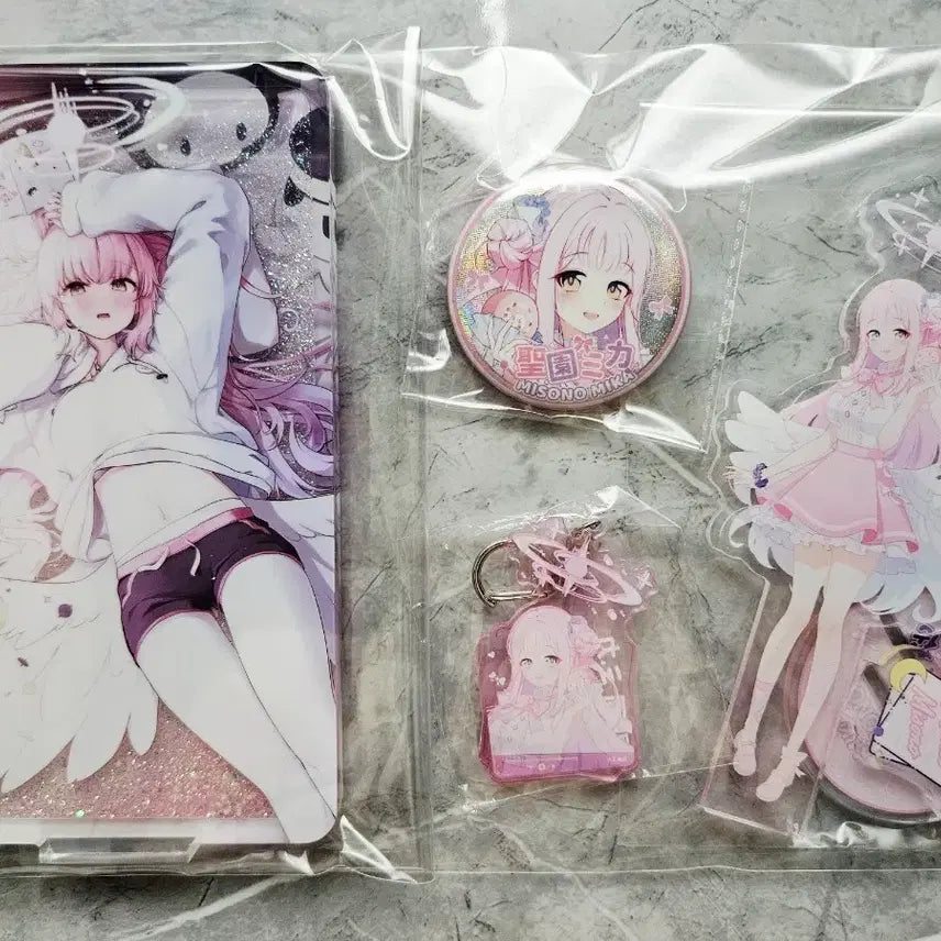 [BUNJANG] Blue Archive Ichiban Kuji Nagisa, Seia, China Exclusive Mika Acrylic Standee & More Bundle / 블루아카이브 제일복권 나기사, 세이아, 중국한정 미카 아크릴 글리터 등
