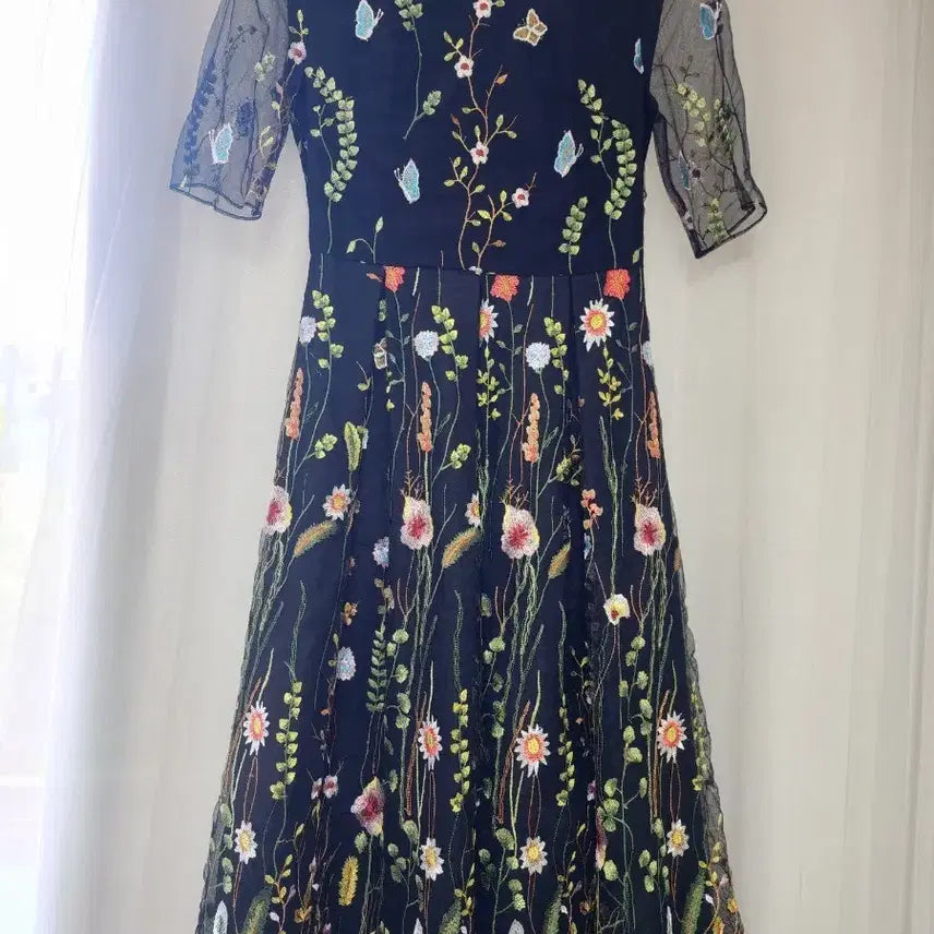 [BUNJANG] MOJO.S.PINE Embroidered Dress / 모조에스핀 자수 원피스