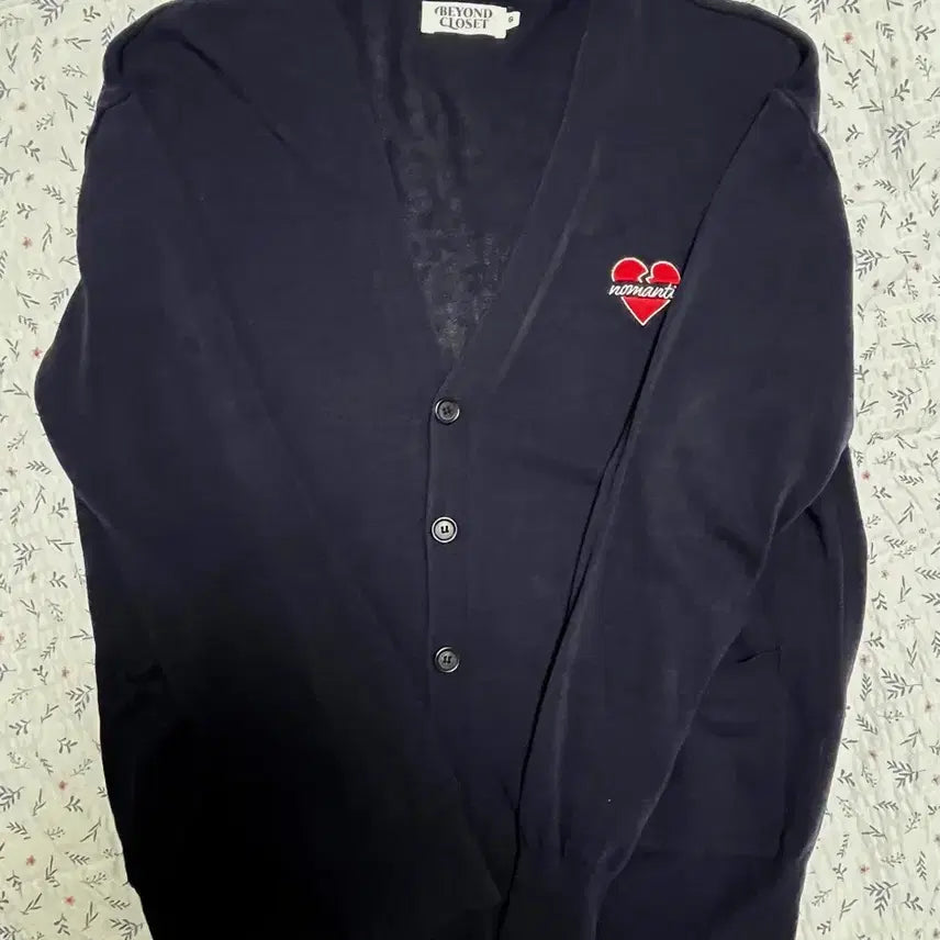 [BUNJANG] Beyond Closet Romantic V-Neck Cardigan Navy / 비욘드클로젯 노맨틱 브이넥 가디건 네이비 판매합니다