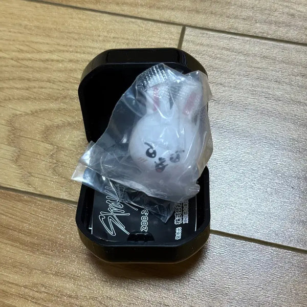 [BUNJANG] Stray Kids Lee Know Rabbit Gacha Ring Japan / 스키즈 리노 리빗 일본 재팬 가챠 반지 링