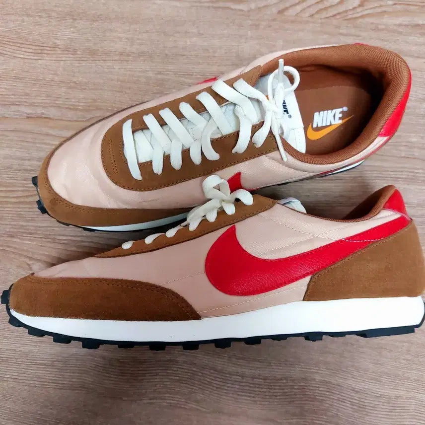 [BUNJANG] Nike Daybreak Shimmer University Red 290 Men's Shoes / 미사용 나이키 데이브레이크 쉬머 유니버시티 레드 290