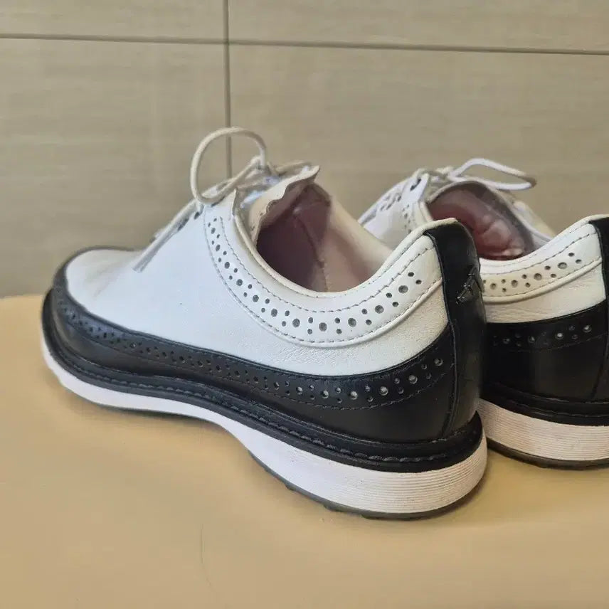 [BUNJANG] Adidas Women's Golf Shoes Wingtip White Black 240mm / 아디다스 여성골프화 240mm 윙팁 화이트 블랙