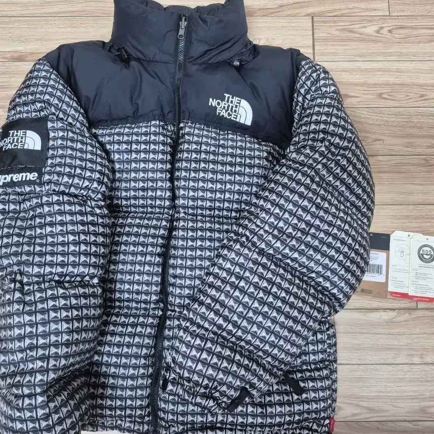 [BUNJANG] Supreme The North Face Studded Nupse Padded Jacket Black 21SS / (M) 슈프림 노스페이스 스터드 눕시 패딩 블랙 21SS