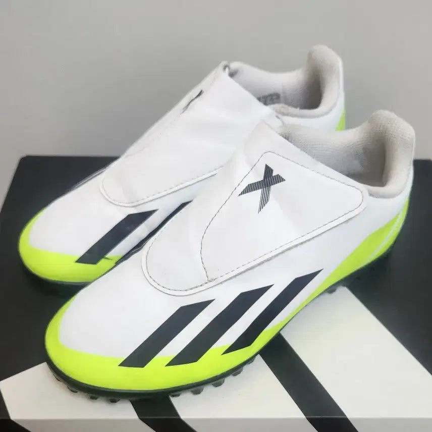 [BUNJANG] Adidas X Crazyfast Junior Futsal Shoes Velcro 210mm / 아디다스 X 크레이지패스트 주니어 풋살화 210mm 축구화 벨크로