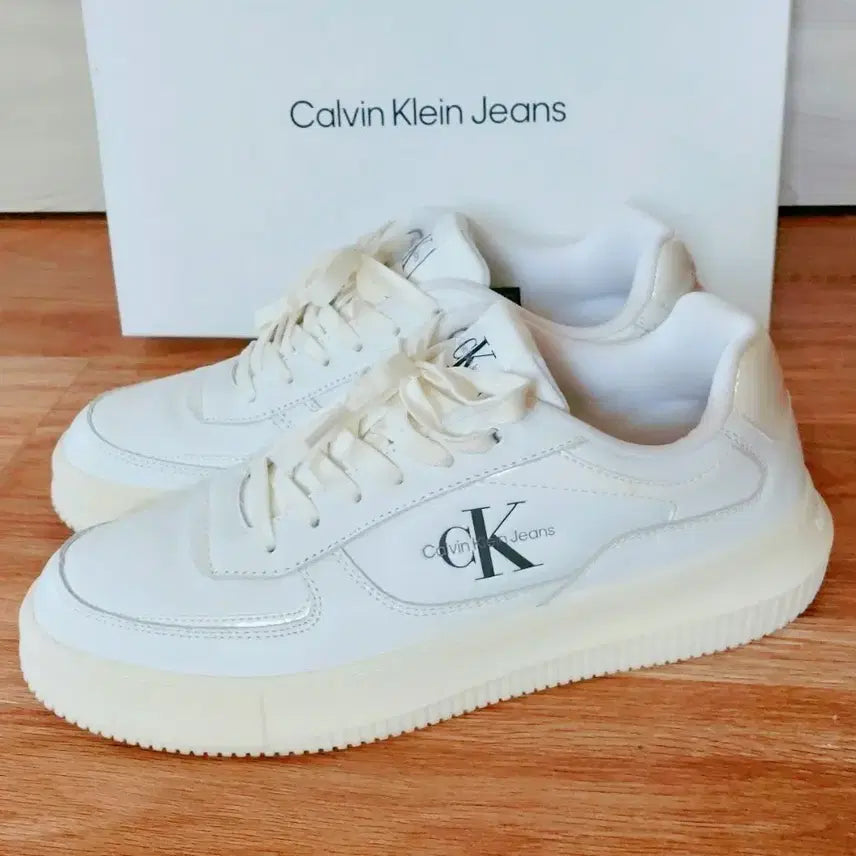 [BUNJANG] Calvin Klein Leather Sneakers (260mm, White) / CK 운동화 260 화이트