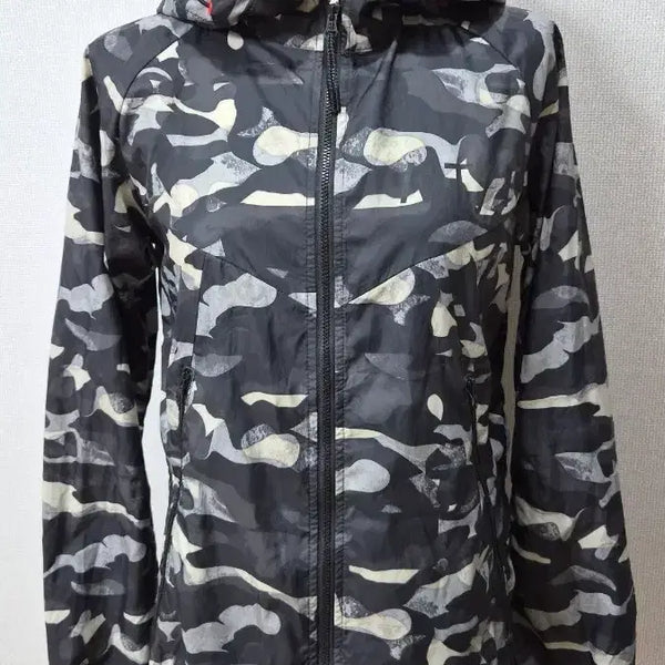 [BUNJANG] Nike Camouflage Hooded Windbreaker Jacket / A-155 나이키 카모플라쥬 후드 바람막이